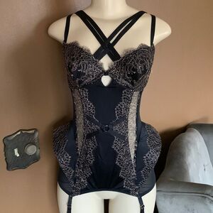 Victoria’s Secret Bra Babydoll Corset Lingerie Teddy Nightgown Intimates Black